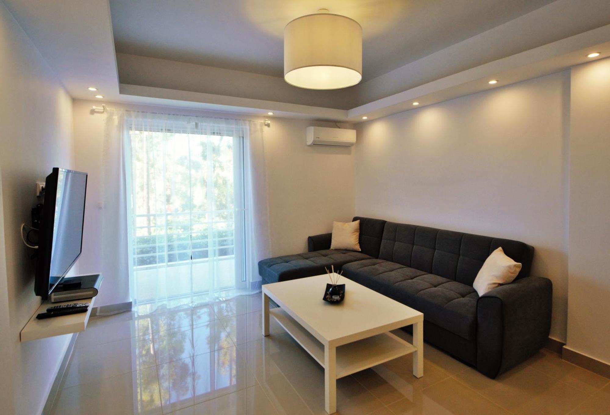 Athena Apartment Artemida  Bagian luar foto