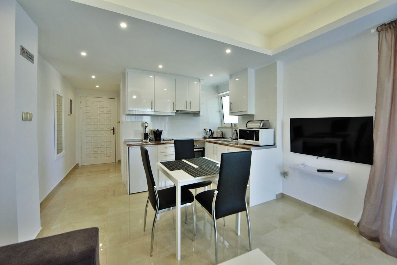 Athena Apartment Artemida  Bagian luar foto